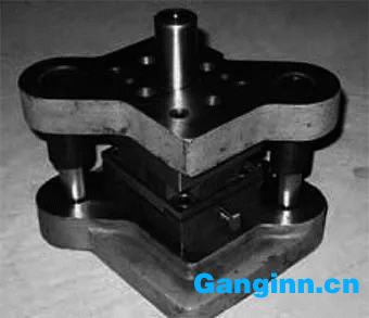 沖孔落料級(jí)進(jìn)模